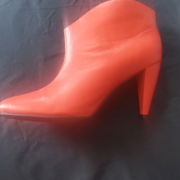 shoes - Picture 3 of 7